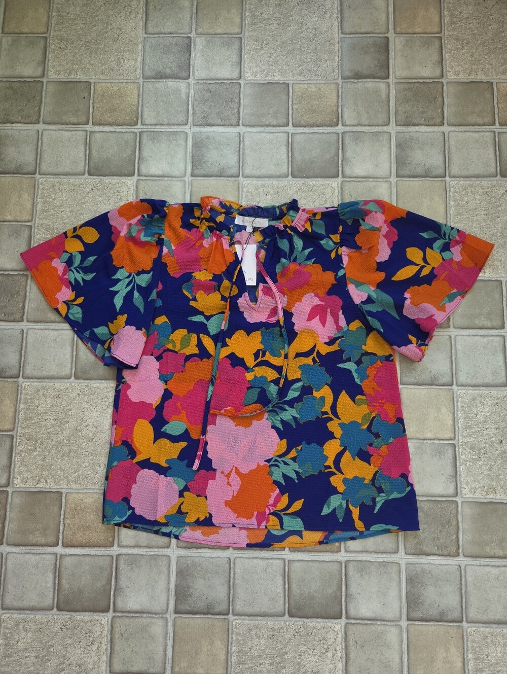NWT Sugarlips Floral Top in Navy with Pink & Orange Blooms Size Small
